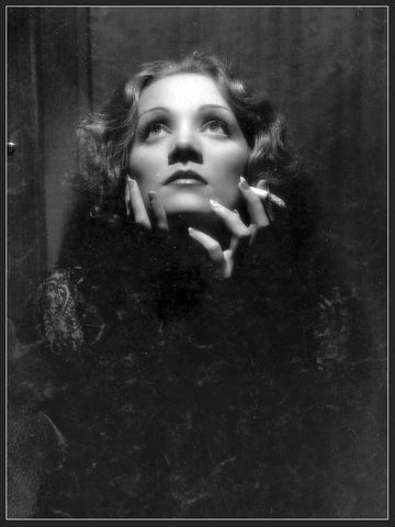 Marlene Dietrich in Shanghai Express